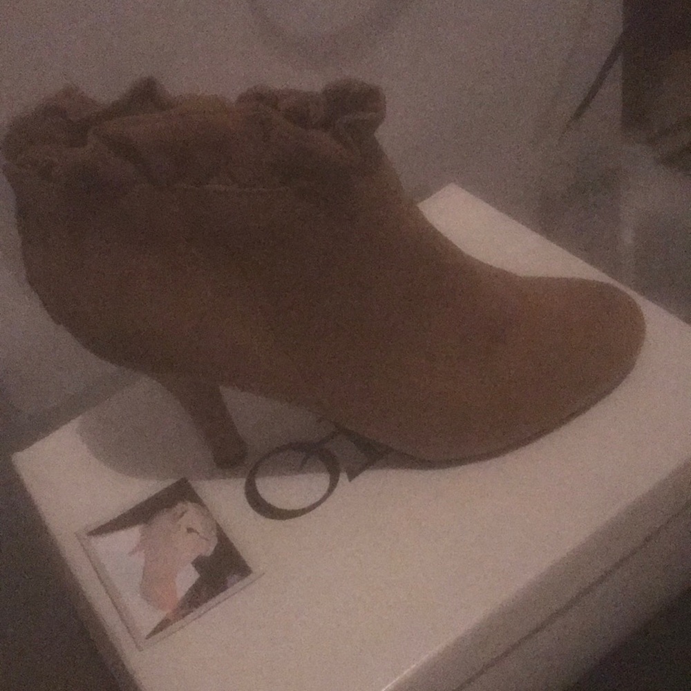 Heel bootie